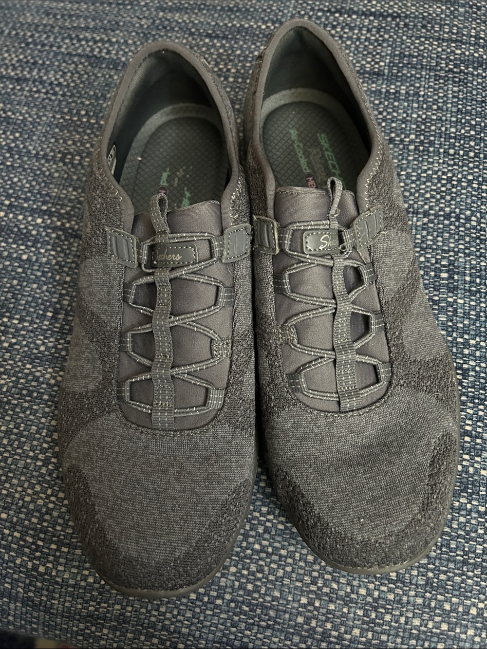 Skechers relaxed fit memory foam shoes sz 9.5